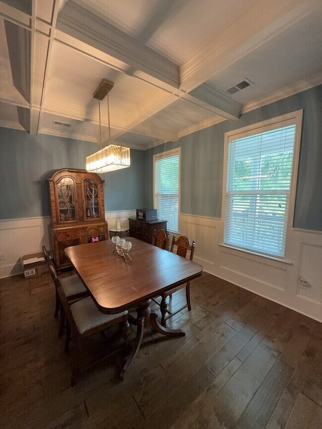 Foto del edificio - 302 Pond Hill Ct