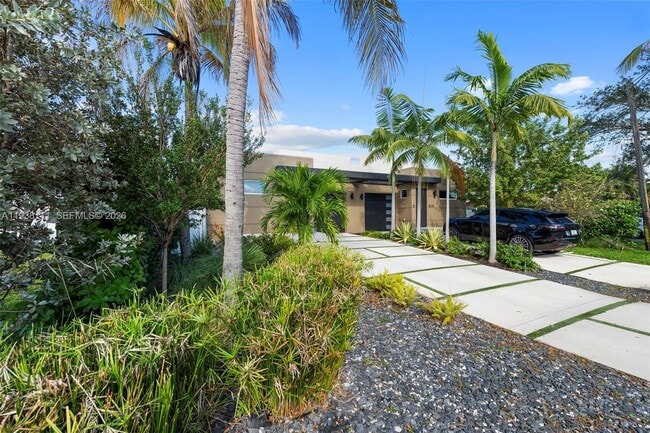 Foto del edificio - 821 SW 14th St