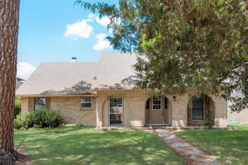 Primary Photo - 5209 Daytona Dr