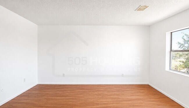 Building Photo - Practical 2-Bedroom Living in Northeast Albuquerque