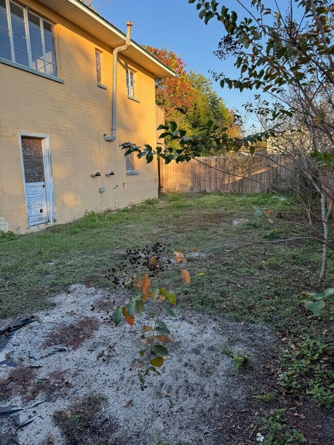 Building Photo - Single-Family House for Rent