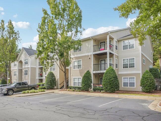 Building Photo - Lake Cameron