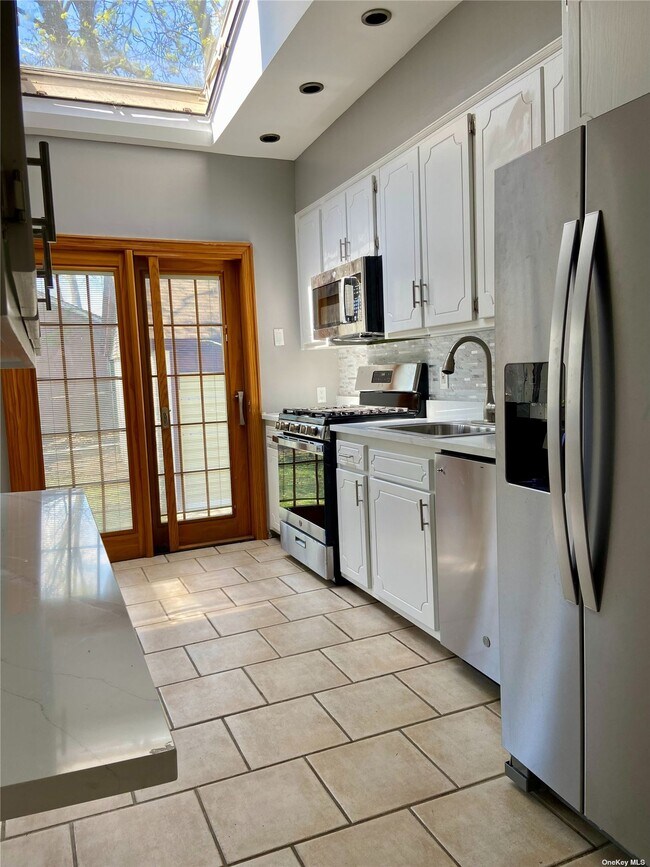Foto del edificio - 308 Plainfield Ave
