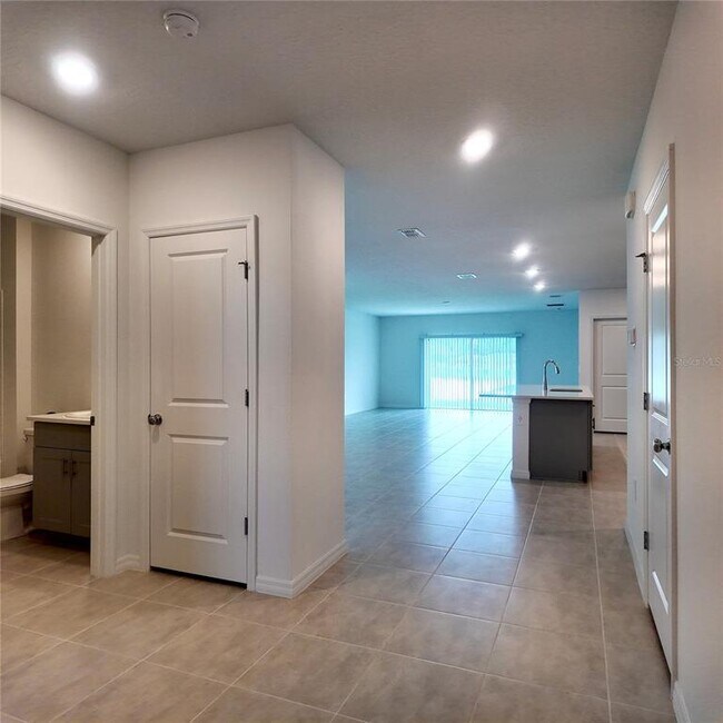 Building Photo - 4752 Cloister St