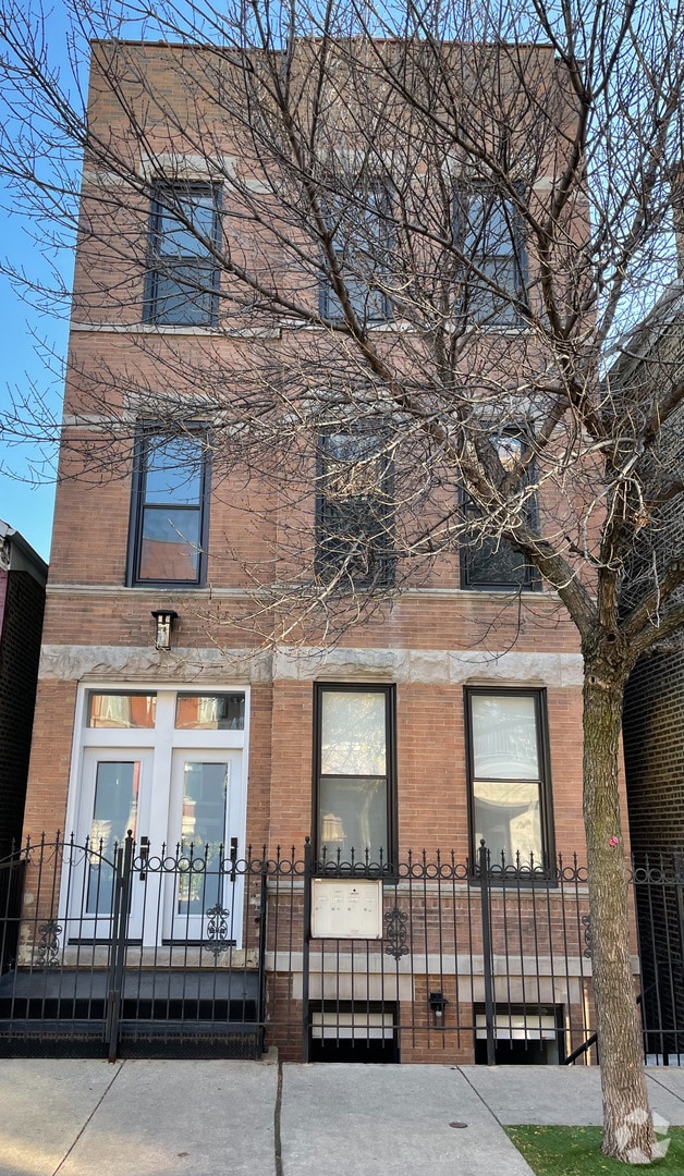 Building Photo - 1241 N Bosworth Ave