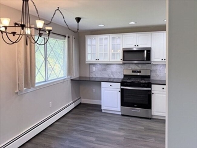 Foto del edificio - 2 bedroom in sought after Heritage Green Condo Association