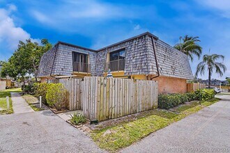 Building Photo - 149 Lake Arbor Dr