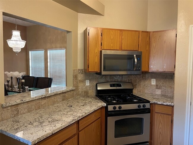 Foto del edificio - 22814 Tree House Ln