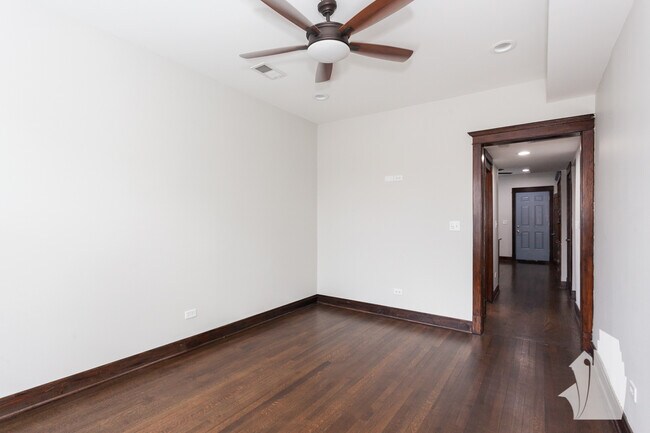 Foto del edificio - 1429 W Superior St
