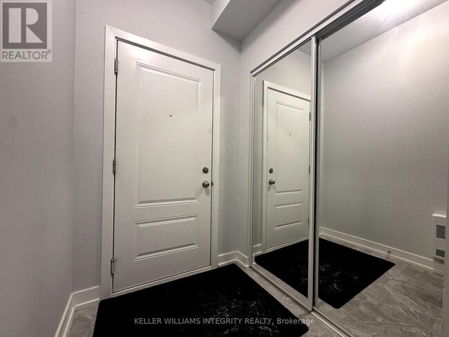 Building Photo - 280-280 Anyolite Private