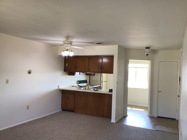 Building Photo - 2275 N Cable Rd