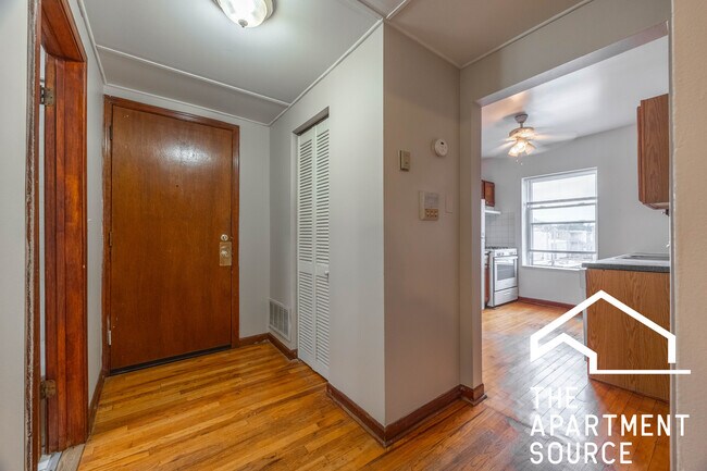 Foto del edificio - 3153 W Argyle St