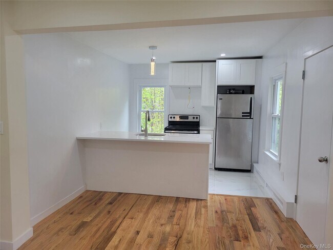Foto del edificio - 12 Woodland Ave