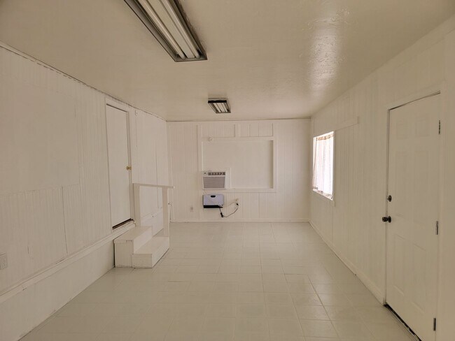 Building Photo - 2 Bedroom, 1 Bathroom in Bullhead City