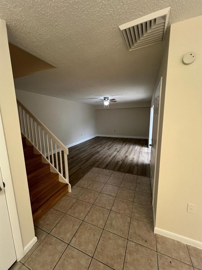 Foto del edificio - 849 Blue Ridge Cir