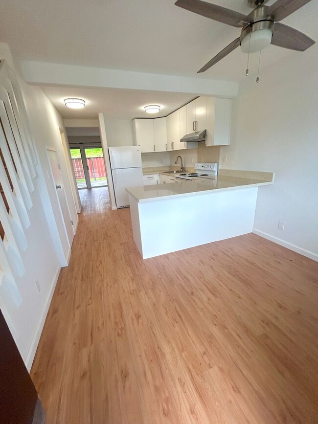 Foto del edificio - Completely Renovated Split-Level Nob Hill ...