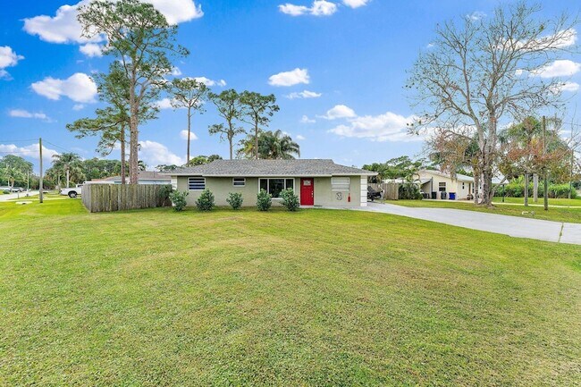 Foto del edificio - 5854 SE Orange Blossom Trail