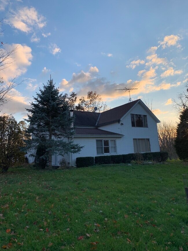 Building Photo - 37W793 Binnie Rd