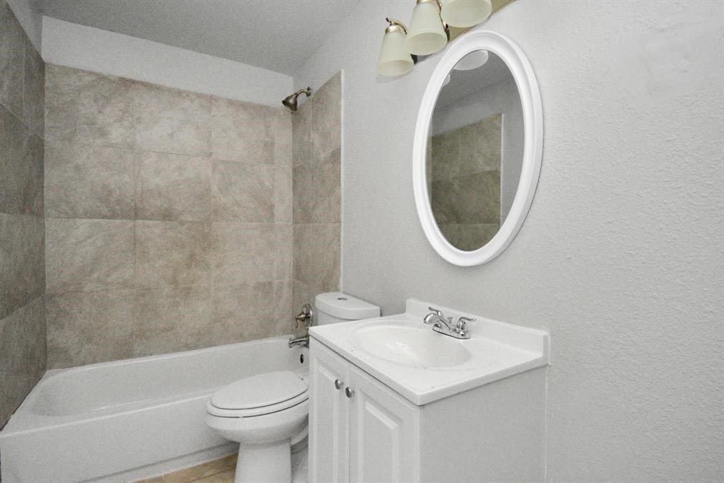 Foto principal - 8127 Colonial Ln