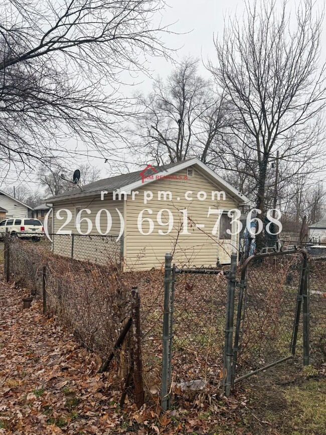 Building Photo - 1220 Fairview Ave