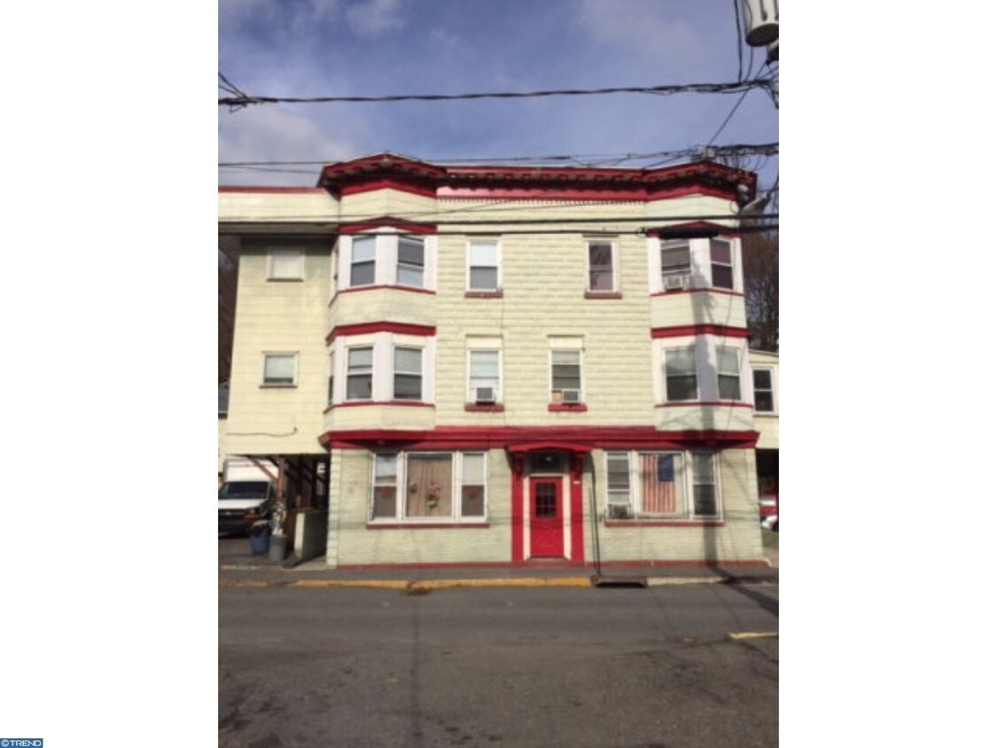 115 W Rowe St, Tamaqua, PA 18252 Apartments in Tamaqua, PA