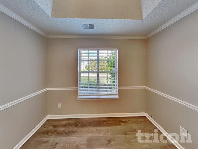 Building Photo - 5702 Colonnade Dr