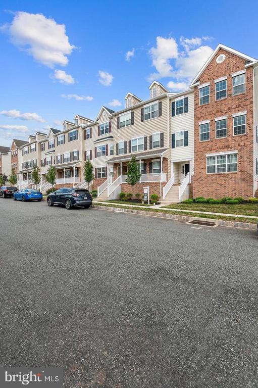 Building Photo - 3070 Goshen Dr