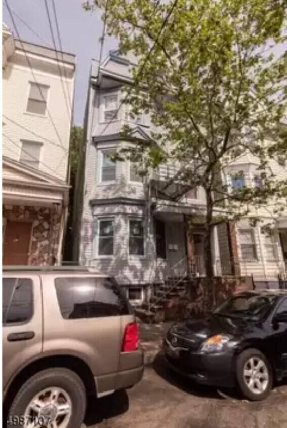 Primary Photo - 163 S 9th St