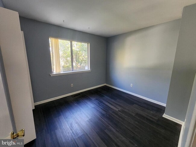 Building Photo - 152 Wedgefield Dr