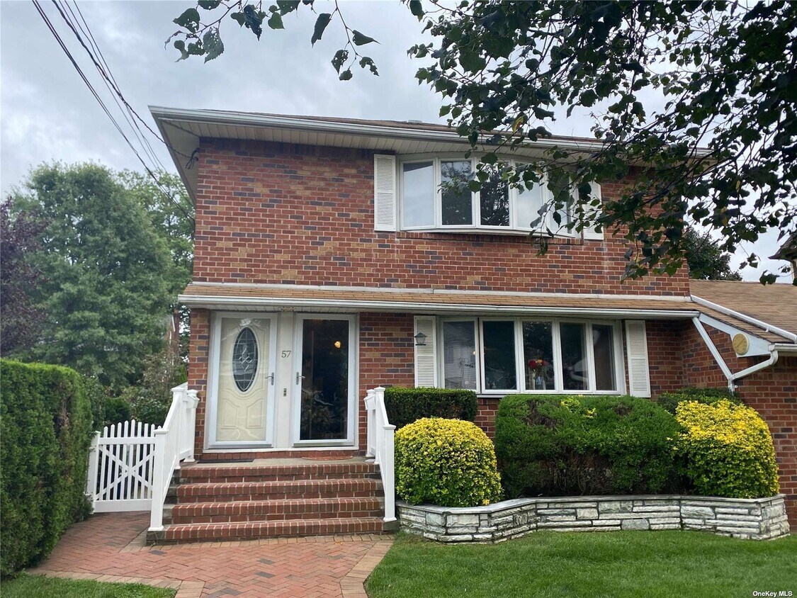 Primary Photo - 57 Violet Ave