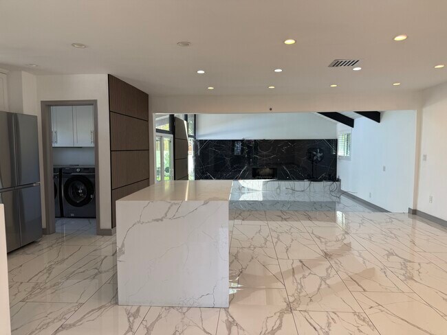 Building Photo - 6910 Laramie Ave