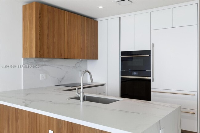 Building Photo - 1400 Biscayne Blvd