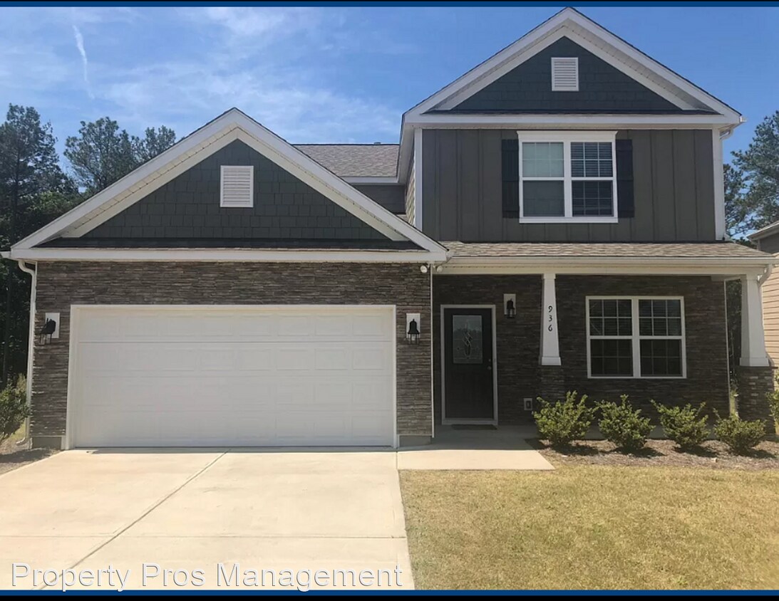 4 br, 2.5 bath House 936 Picotee Court House for Rent in Blythewood
