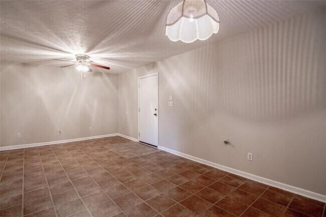 Foto del edificio - 1329 Windsor St