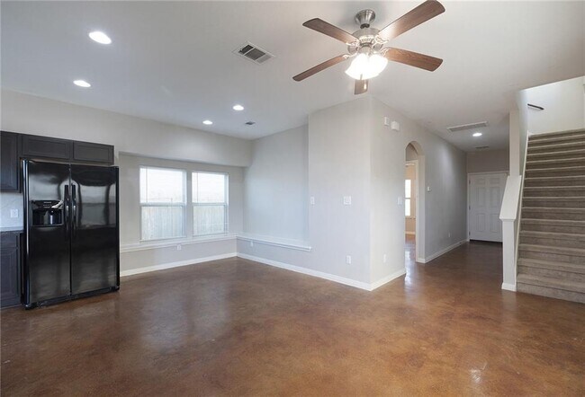 Building Photo - 4611 Esper Ln