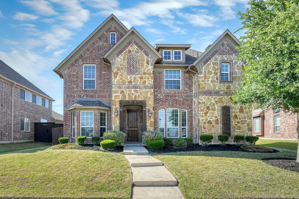 Foto principal - Welcome to this beautiful 4-bedroom, 3.5-b...