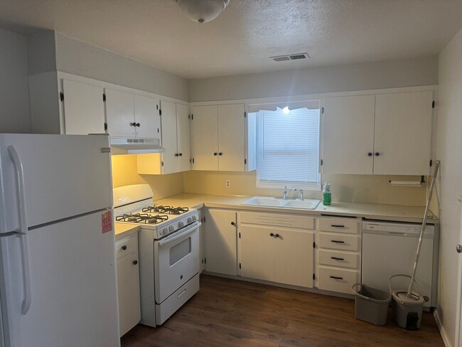 Foto del edificio - 608 W Emporia Ave