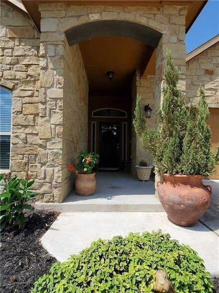 Building Photo - 405 Tula Trail