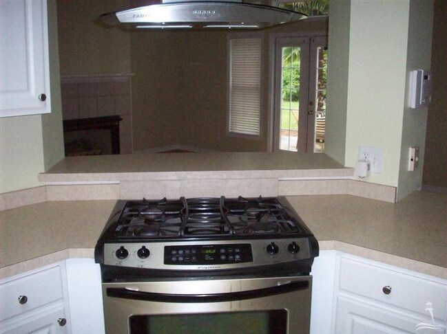 Building Photo - 27 Bayberry Cir