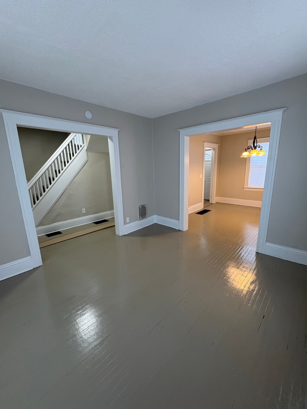 Building Photo - 146 Roycroft Dr