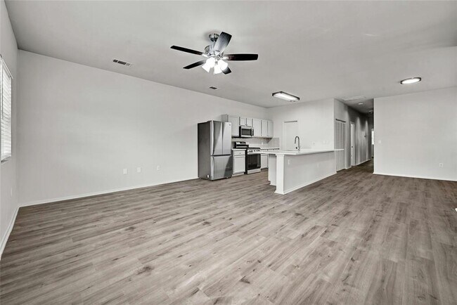 Building Photo - 6111 Caddie St