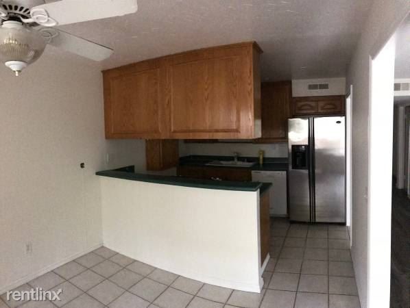 Foto del edificio - 134 E Palmdale Ave