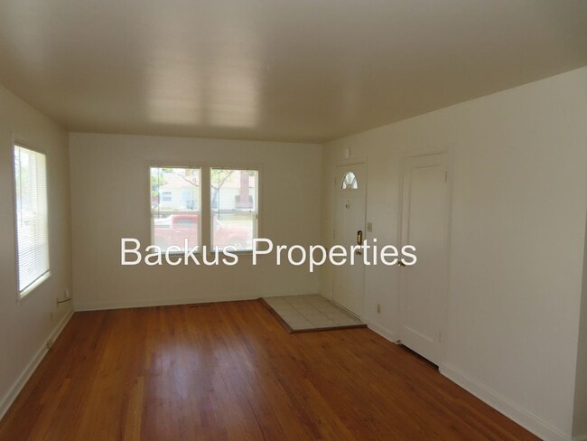 Building Photo - Wilson St 618-620