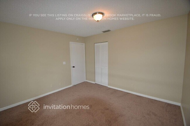 Building Photo - 301 SW 27th Ave