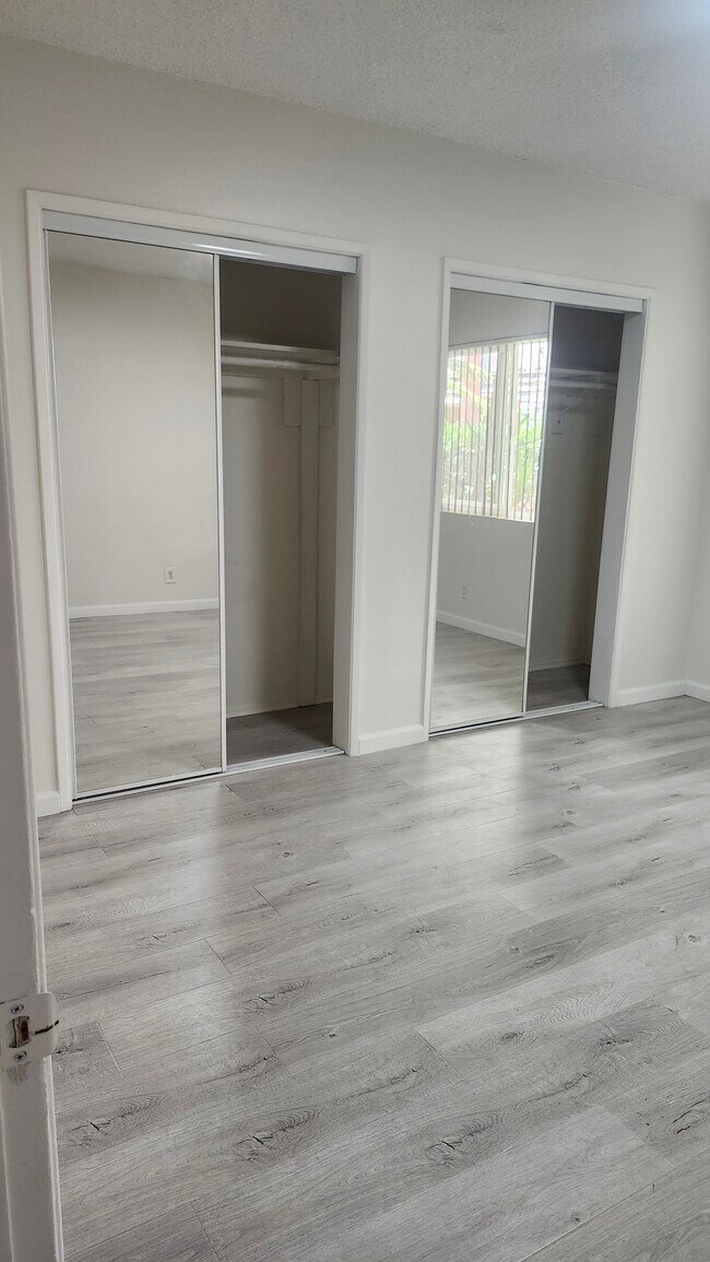 Foto del edificio - 312 E Dryden St
