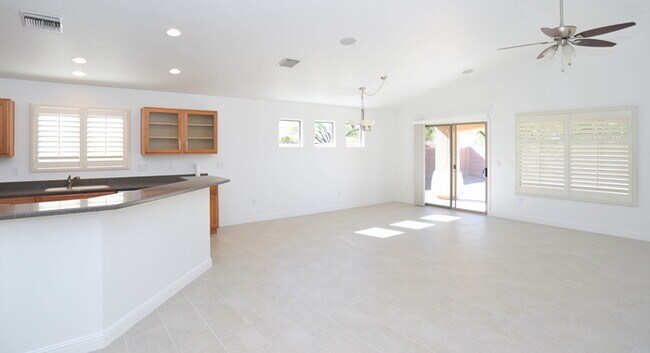 Building Photo - 3 bedroom 2 bathroom in Vail School District