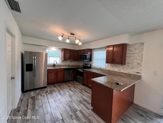 Foto del edificio - 5381 Frederick Ave