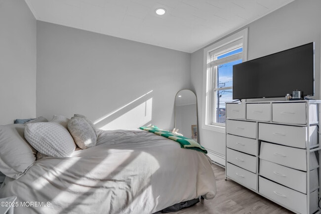 Building Photo - 1076 Ocean Ave