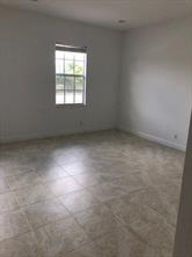 Foto del edificio - 6807 Lakeside Cir N