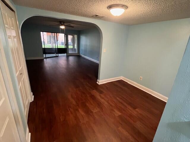 Building Photo - 2107 Hidden Grove Ln